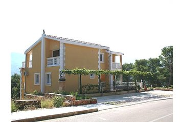 Horvātija Privát Jelsa, Eksterjers